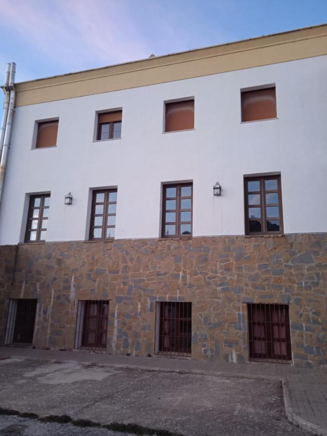 Apartamentos Refugio Del Viajero Parauta Екстер'єр фото